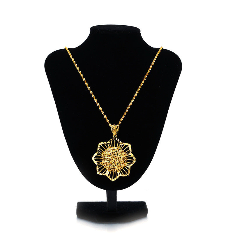 Gold Sunflower Pendant Necklace for Women β Retro Ethnic Jewelry Gift Pakistan